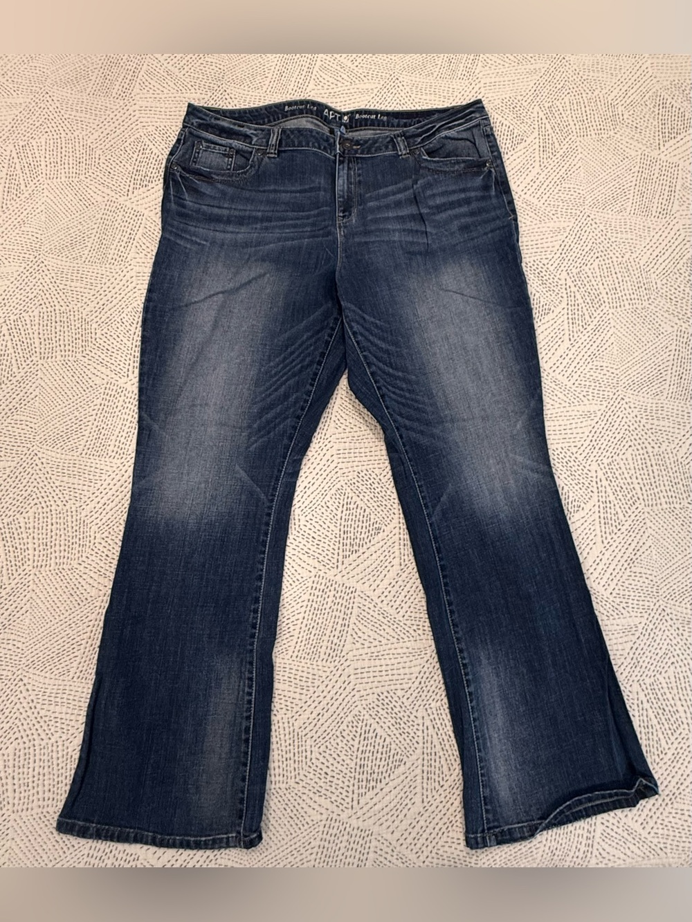 Apt. 9 Women's Dark Blue Flare Jeans